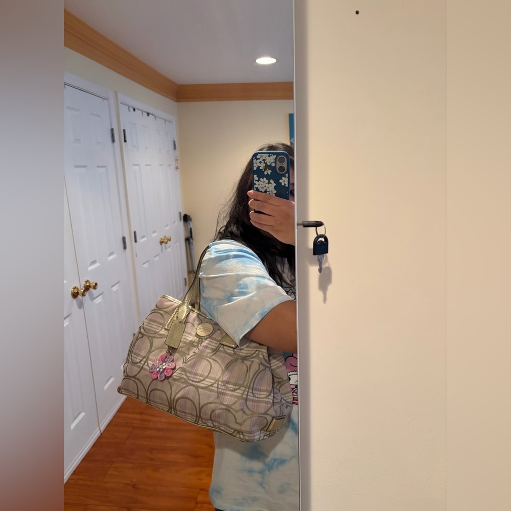 💜 Coach Lavender & Champagne Signature Striped Tartan Plaid Carryall 💜 - Picture 6 of 8